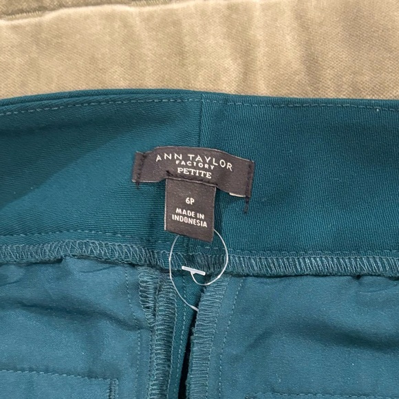 Ann Taylor Green Dress Pant - Picture 2 of 3
